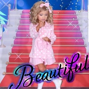 Meet your Posher, Nena